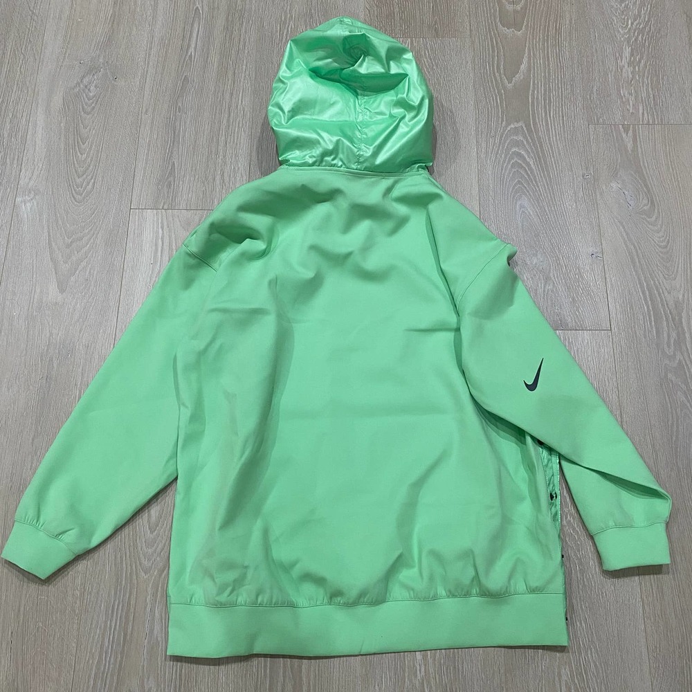 Nike - Picture 4 of 5